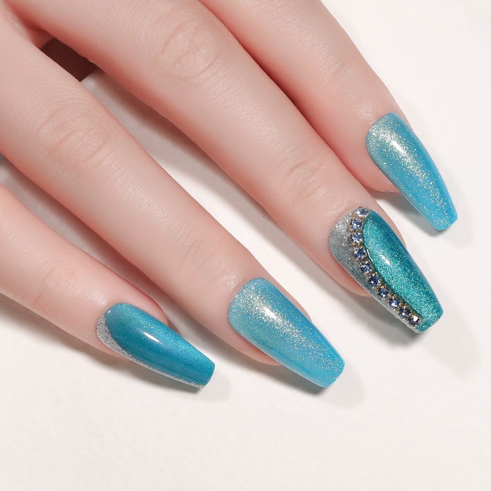 Fake Nail Patches Hand Wearing Art