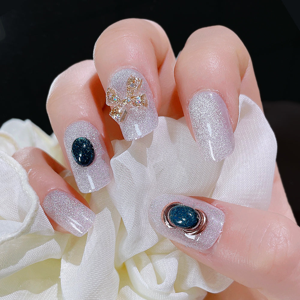 Fake Nail Patches Hand Wearing Art