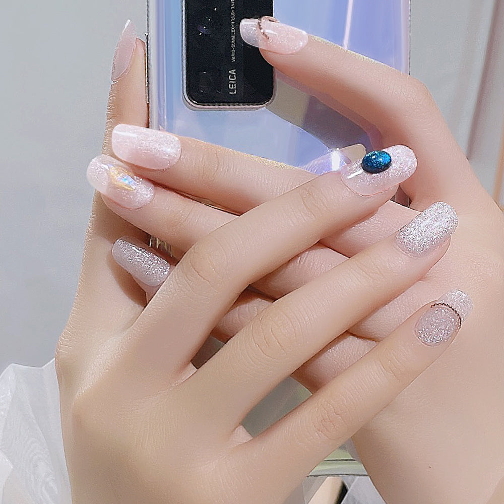 Fake Nail Patches Hand Wearing Art