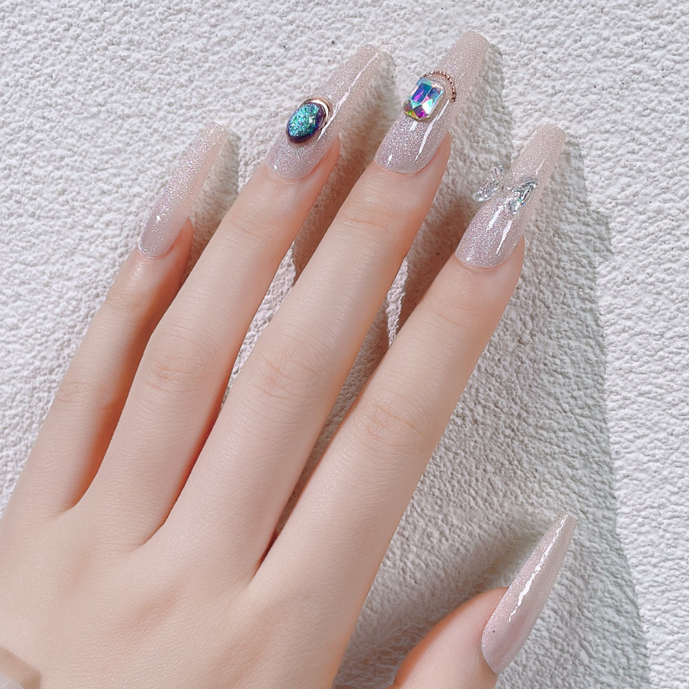 Fake Nail Patches Hand Wearing Art