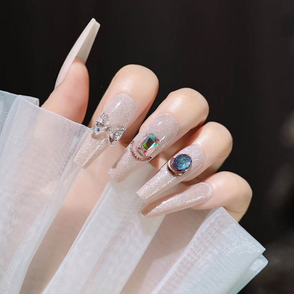 Fake Nail Patches Hand Wearing Art